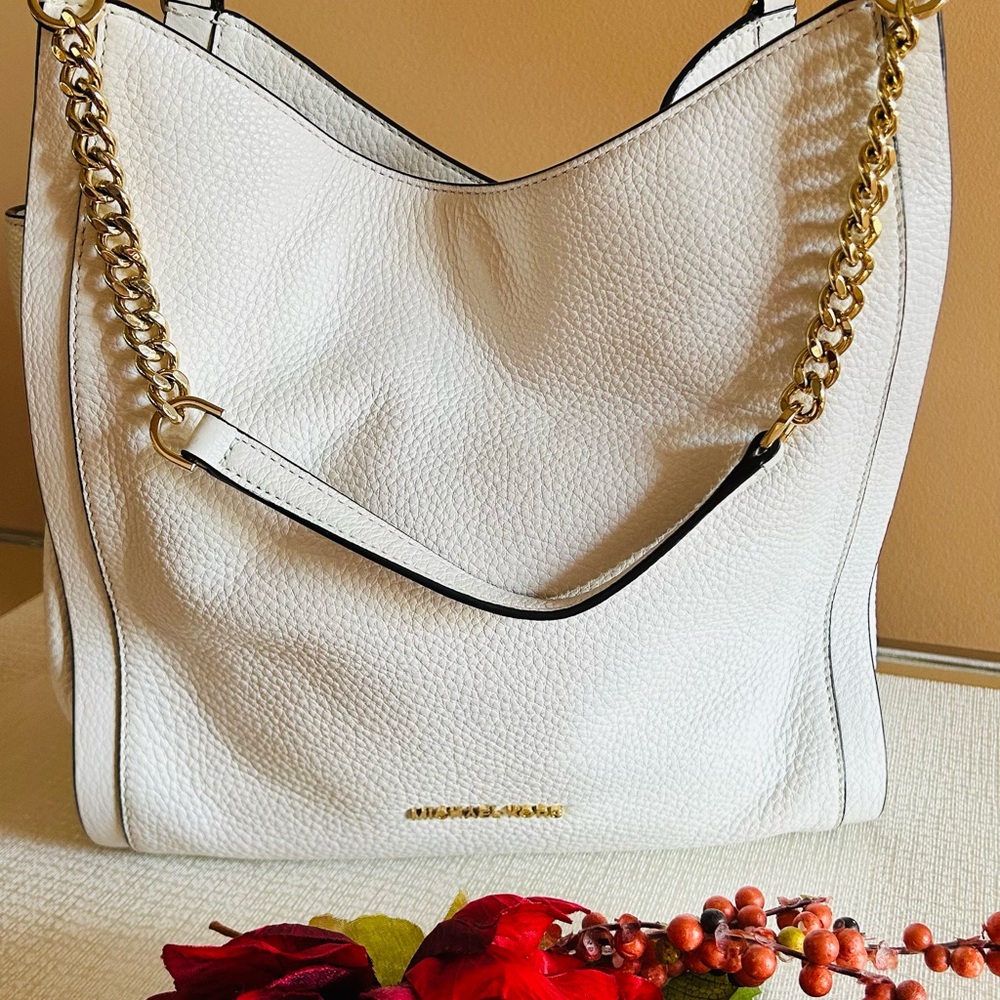 MICHAEL MICHAEL KORS WHITE PEBBLED LEATHER BAG❤️❤️